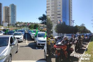 Entre carros e motos, manifestação pró-Bolsonaro reuniu quase 10 mil campo-grandenses