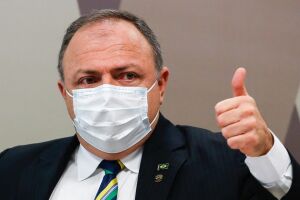 Exército diz que não vai punir Pazuello por participação em ato político com Bolsonaro