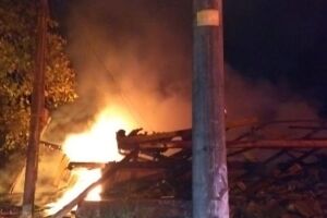 Noite foi assustadora na cidade de Ivinhema com incêndios registrados