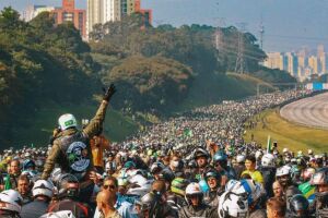 Pedágio aponta somente 6 mil motos em motociata de Bolsonaro em SP