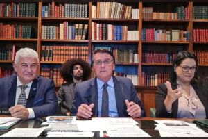 Bolsonaro se recusa a responder pedido da CPI: 'caguei'