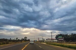 Campo Grande amanheceu com céu nublado