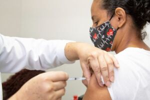 Campo Grande continua vacinação contra covid-19