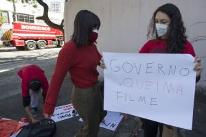 Incêndio na Cinemateca pode ter destruído documentos de Glauber Rocha e da Embrafilme