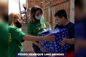 'Véio da Havan' liga para atendente e entrega presente para criança autista de Campo Grande