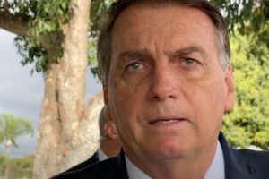 Bolsonaro reclama de governadores
