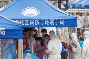 Deputados acusam China de manipular e soltar vírus