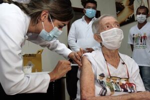 SES pedirá ao Ministério reforço da terceira dose em idosos de MS