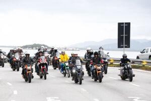 Bolsonaro participou de motociata em Florianópolis