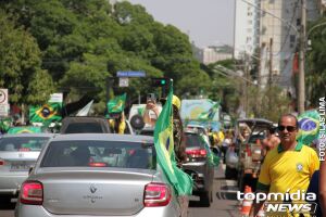 Manifestação levou 40 mil às ruas de Campo Grande