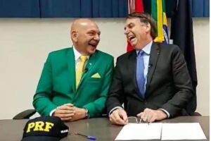 Hang e Bolsonaro postaram fotos