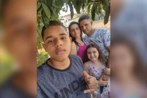 Elisete casou aos 16 anos, venceu um câncer, teve quatro filhas e superou um relacionamento onde o ex não aceitava o término