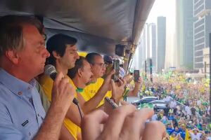 Bolsonaro diz que palavras foram no calor da emoção