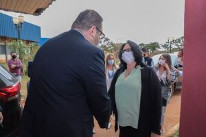 Ministra durante passagem por Dourados