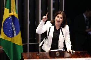 Simone ajuda a derrubar MP de Bolsonaro