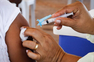 Campo Grande vacina população contra Covid no período da tarde