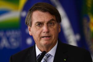 Bolsonaro foi hostilizado durante discurso em evento militar