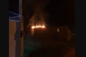 Fogo atingiu residência no Amambaí