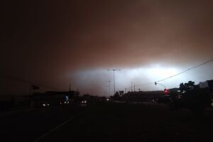 Tempestade colocou Campo Grande às escuras
