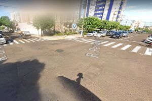 Homem bateu em carro parado no semáforo da rua Pernambuco