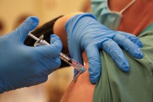 Vacinação contra Covid começou cedo e segue até às 17 horas