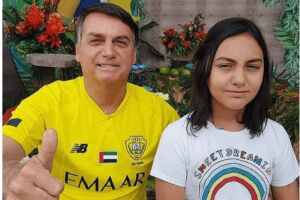 Jair Bolsonaro e Laura Bolsonaro