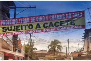 Faixas dando aviso aos motoqueiros foram espalhadas por SP