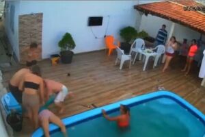 Adolescente ficou 2 minutos submersa