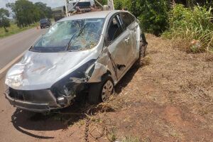 Veículo parou às margens da rodovia
