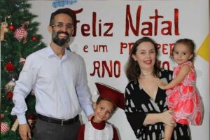 Família morreu após um deslizamento de terra atingir o veículo que eles estavam