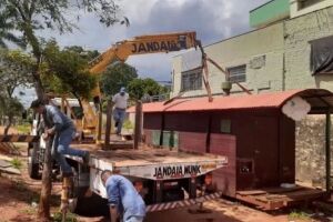 Vagões foram retirados ontem pela Semadur