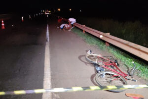 Ciclistas morrem atropelados por caminhão em Dourados