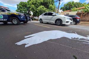 Motoentregador bate em carro e fica em estado grave em Campo Grande