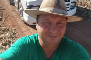Motorista morre em batida com carreta durante chuva na MS-306