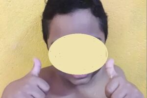 Menino ficou com trauma após ataques racistas