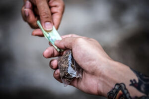 Ela confessou que pretendia levar drogas para Três Lagoas