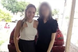 Dentista e a adolescente operada