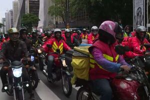 Motoboys de Campo Grande protestam por melhores condições