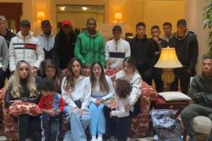 Grupo está hospedado em um hotel da cidade