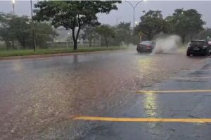 Chuva levou transtorno a trechos da Afonso Pena