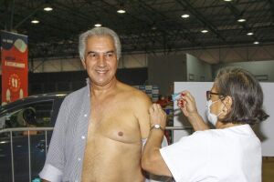 Azambuja recebe quarta dose da vacina contra a Covid-19
