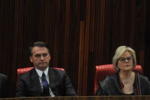 Rosa Weber mantém inquérito contra Bolsonaro