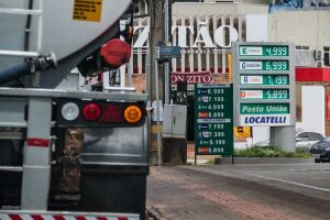 Gasolina pode baixar, mas não se sabe quando