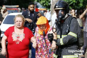 Idosa conseguiu escapar de fogo em prédio no Centro