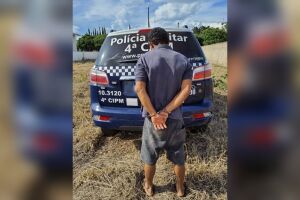 PM prende suspeito de matar homem com 30 facadas em Chapadão do Sul