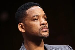 Will Smith pede desculpas por dar tapa em humorista durante Oscar 2022