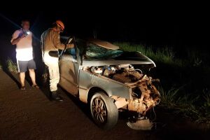 Batida entre carro e caminhão acaba em morte na BR-060