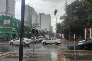 Chuva chegou com força em Campo Grande