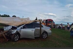 Veículo destruiu uma barraca que estava às margens da rodovia