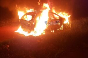 Veículo visto com homens armados com fuzis é encontrado em chamas em Pedro Juan